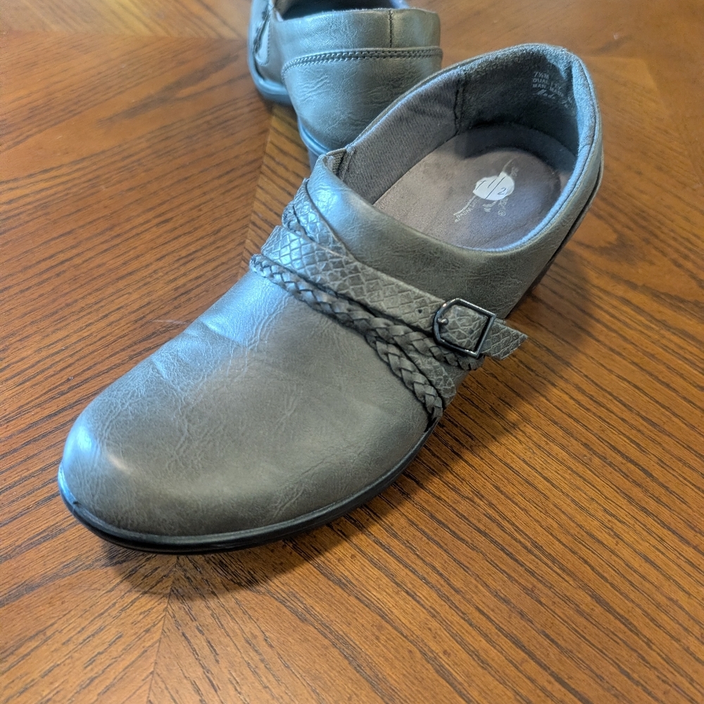 Easy‎ Street Comfort Wave Gray Women's Low Heel Shoes - Classic Slip-On Size 7.5